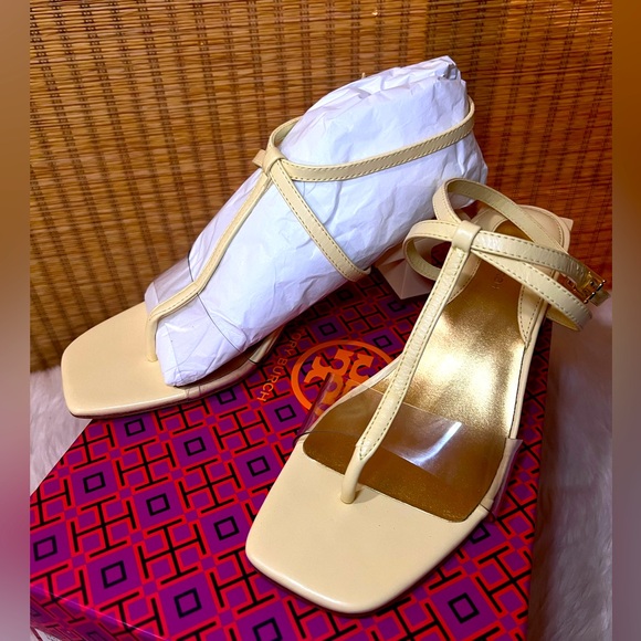 Tory Burch BLOCK T HEEL STRAPPY SANDAL Pale Yellow Size 7.5 (New in Box) $328 - Picture 3 of 11